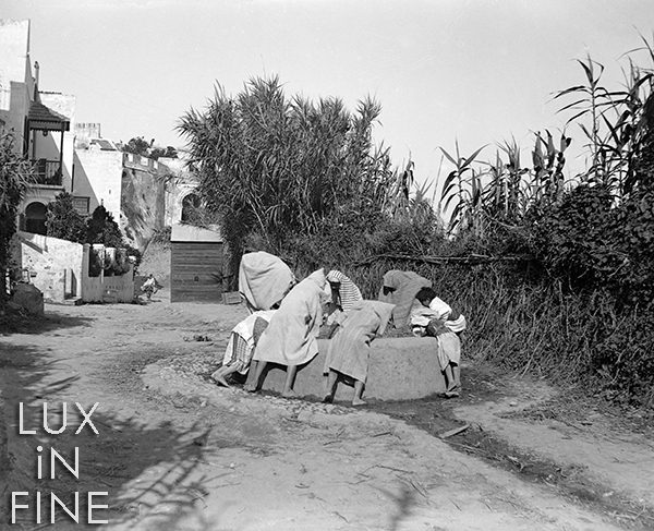 Au puits, à Tanger / Maroc, 1895