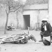 Chute de vélo / Mise en scène, Indre-et-Loire, 1890